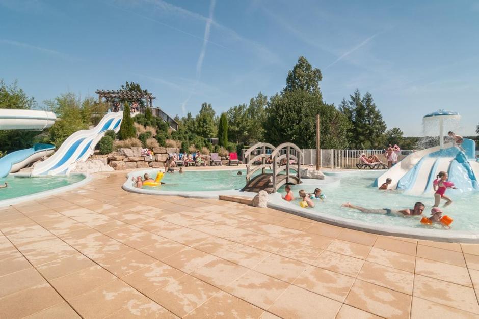 מלון Canet-de-Salars Camping Le Caussanel מראה חיצוני תמונה